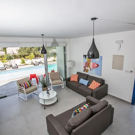 You Will Love This Luxury 5 Bedroom Holiday In With Private Pool 1550